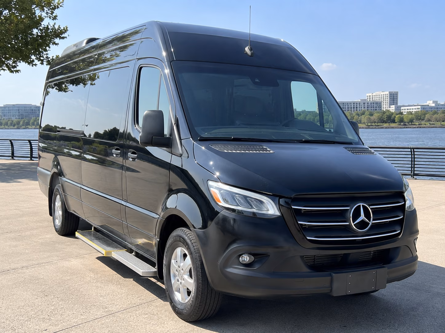 20 passenger sprinter van